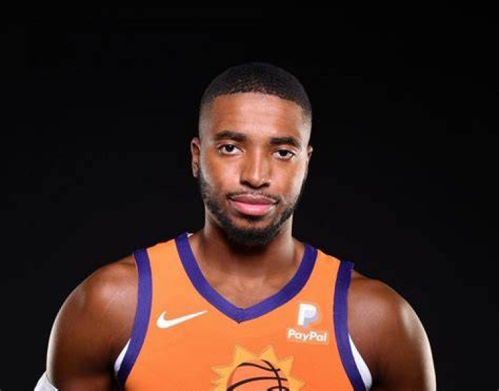 Mikal Bridges Height, Weight, Net Worth, Age, Birthday, Wikipedia, Who, Nationality, Biography